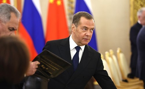 Д.Медведев